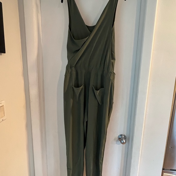 Patagonia jumpsuit- green - Picture 3 of 5